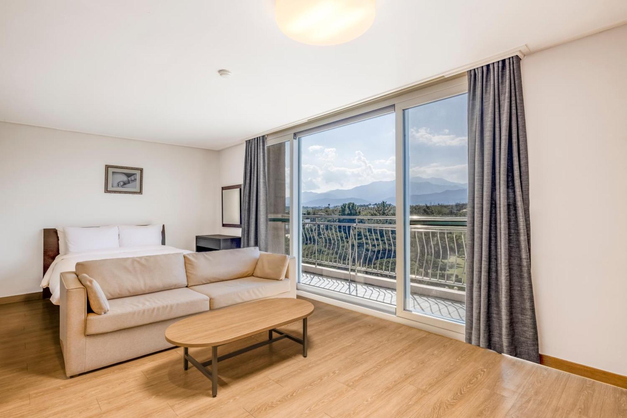 Kensington Resort Seorak Beach Szokcsho Kültér fotó